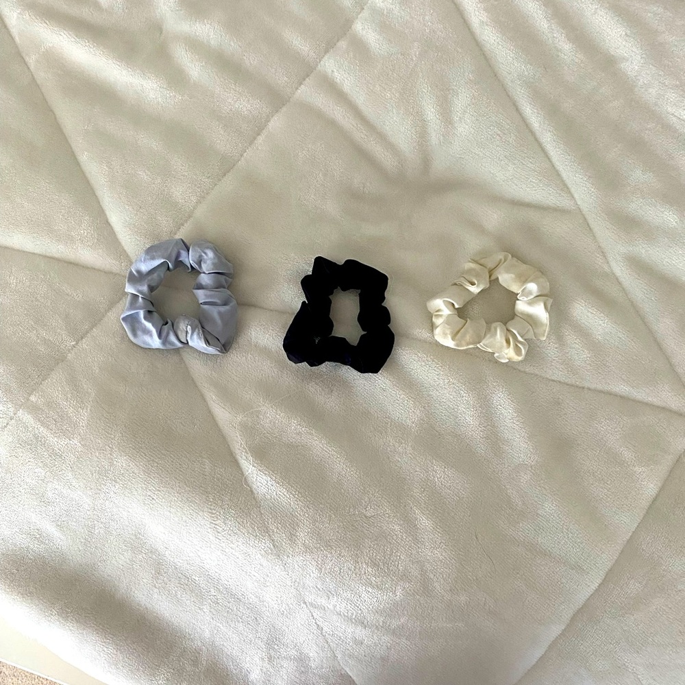 Lululemon scrunches!!!!